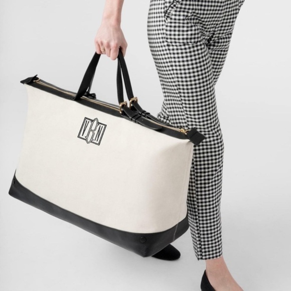 Neely and Chloe-NO. 21 THE WEEKENDER PEBBLE